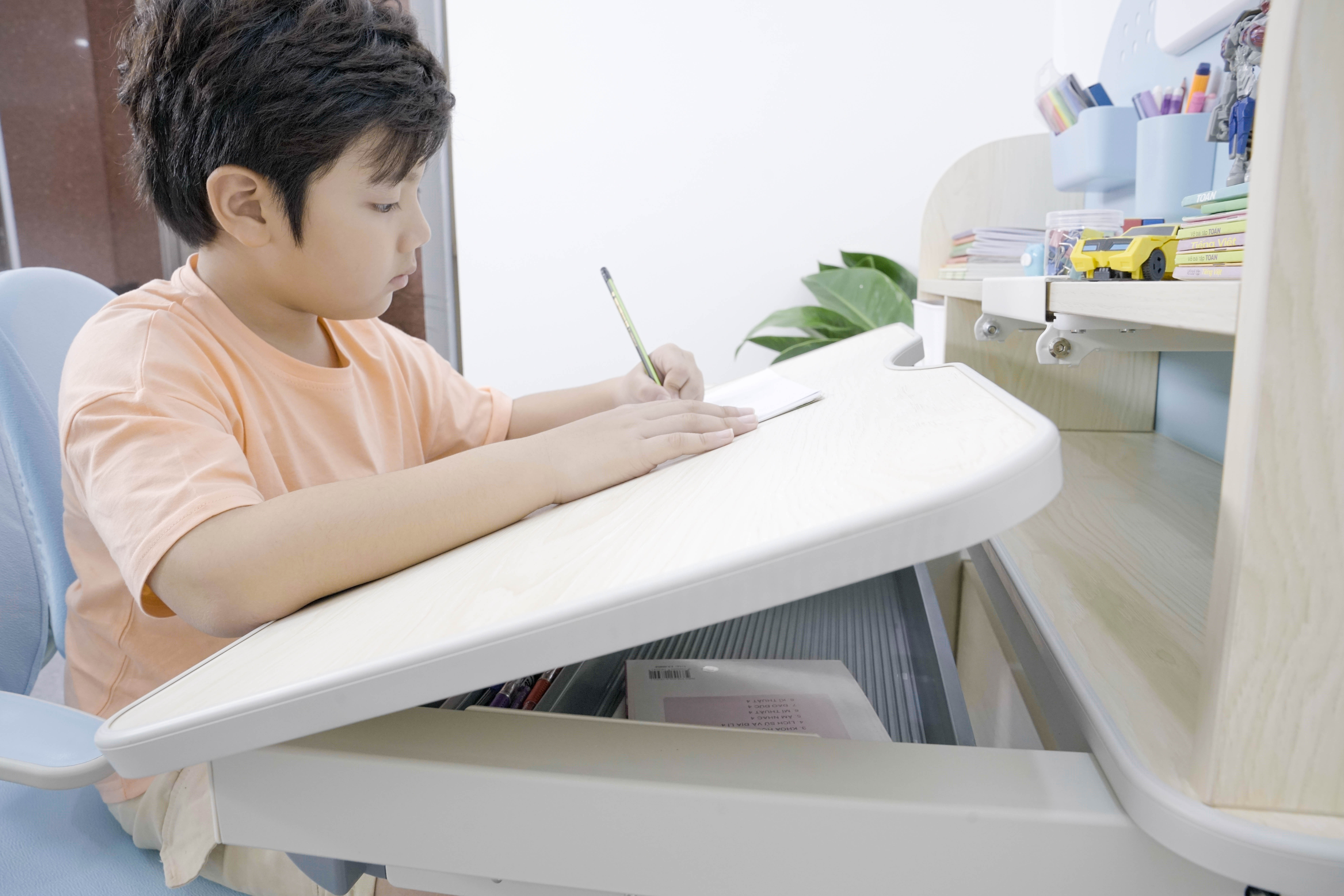 ban_hoc_chong_gu_chong_can_thi_05