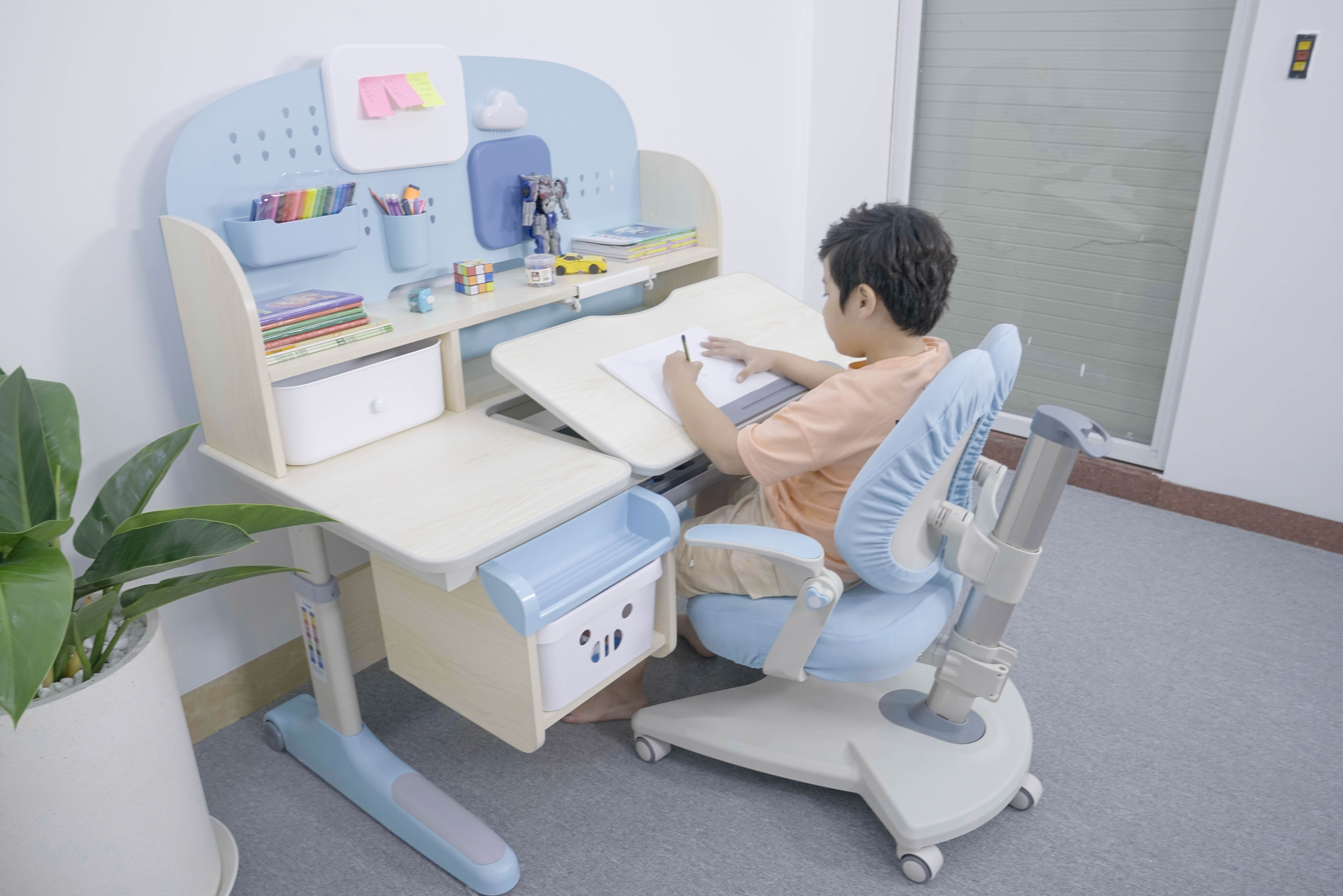 tu_the_ngoi_hoc_dung_cho_be_02